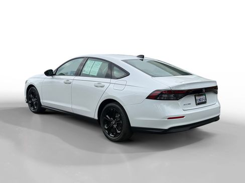 Certified 2025 Honda Accord SE image 3