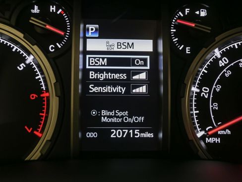 Used 2023 Toyota 4Runner TRD Off-Road Premium w/ Off Road Premium Plus Package AWD/4WD image 41