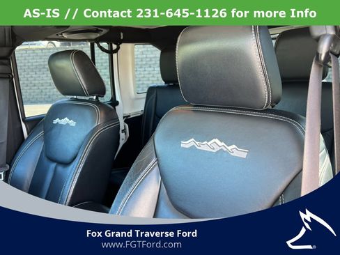 Used 2014 Jeep Wrangler Unlimited Sahara w/ Dual Top Group AWD/4WD image 11