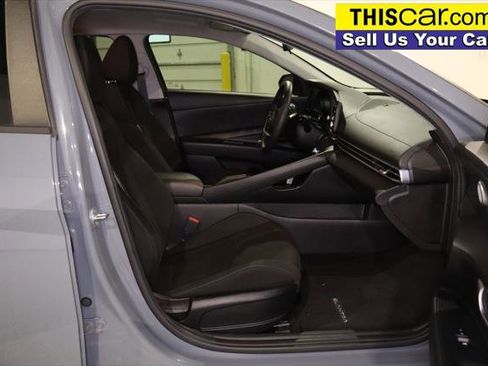Used 2022 Hyundai Elantra SEL FWD image 22