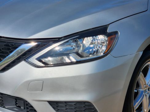 Used 2019 Nissan Sentra S FWD image 9