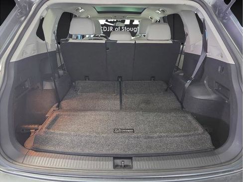 Used 2020 Volkswagen Tiguan SE w/ Panoramic Sunroof Package image 15
