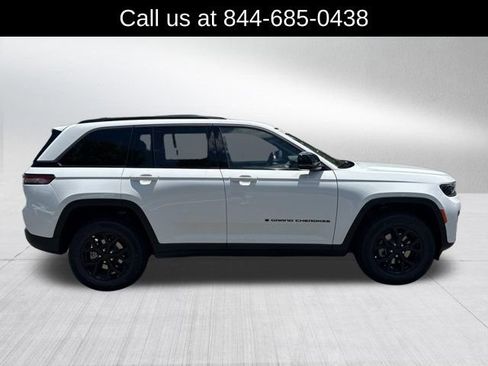 New 2026 Jeep Grand Cherokee Altitude RWD image 4