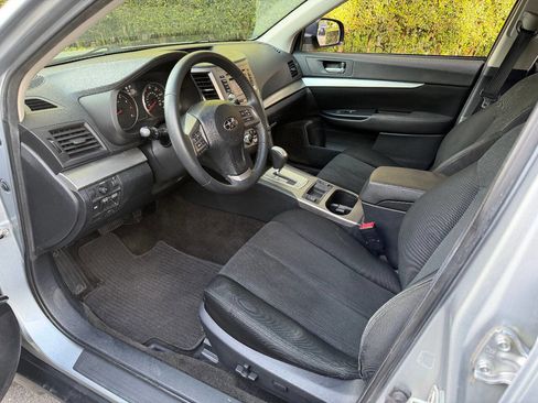 Used 2014 Subaru Outback 2.5i Premium image 11