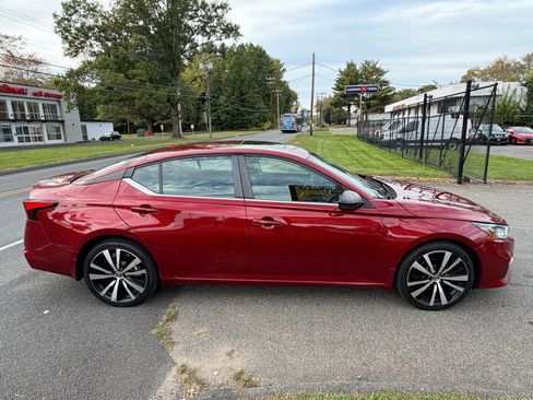 Used 2019 Nissan Altima 2.5 SR w/ SR Premium Package image 4