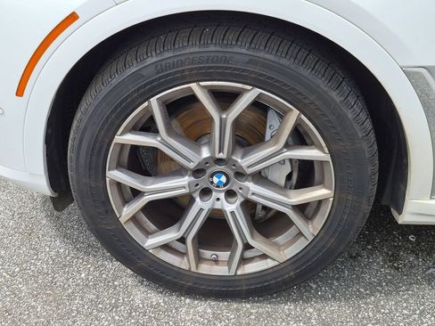 Used 2023 BMW X7 xDrive40i AWD/4WD image 9
