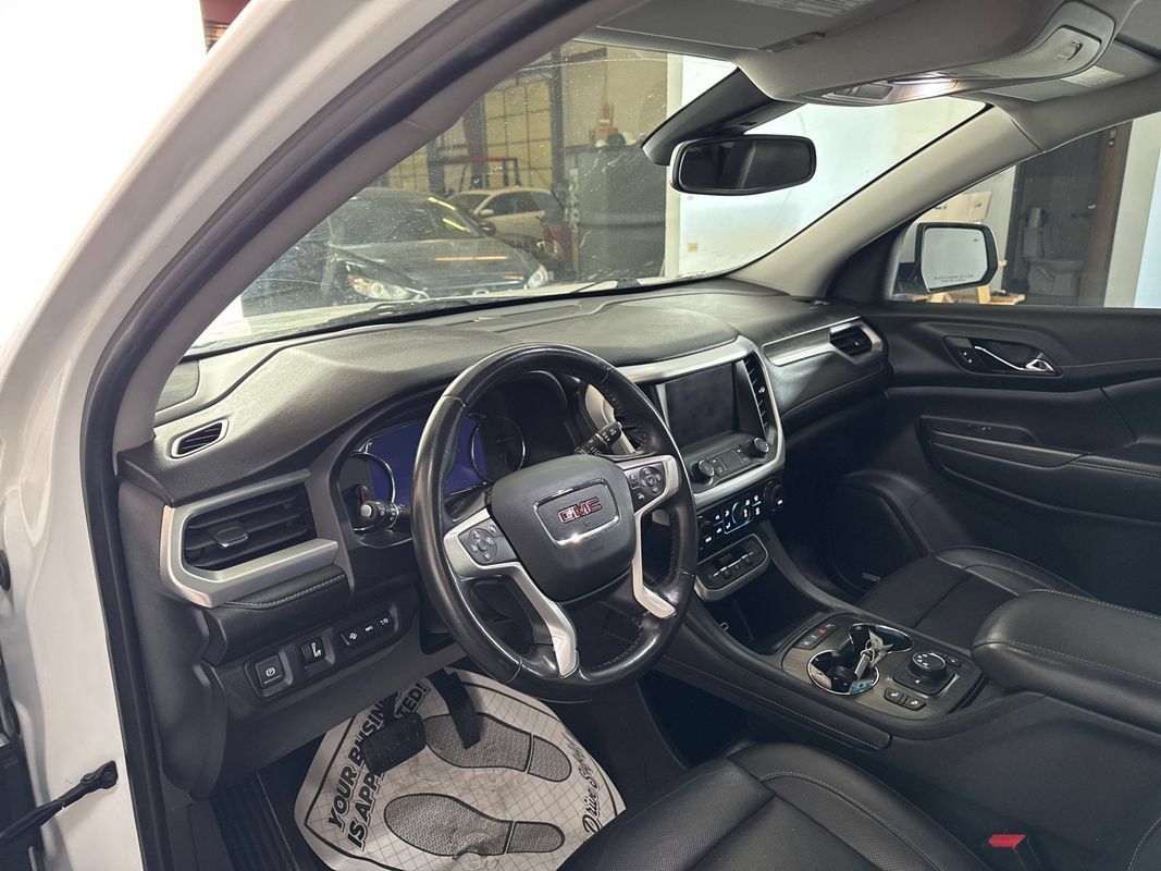 Used 2020 GMC Acadia SLT w/ Driver Alert Package II AWD/4WD image 8