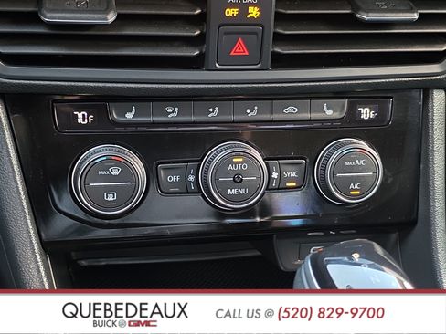 Used 2024 Volkswagen Jetta SE w/ Panoramic Sunroof Package FWD image 19