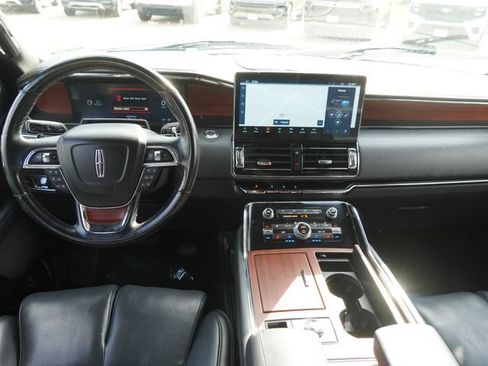 Used 2023 Lincoln Navigator Reserve AWD/4WD image 16