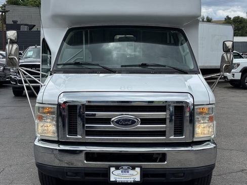 Used 2009 Ford E-450 and Econoline 450 RWD image 3