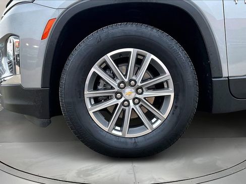 Used 2023 Chevrolet Traverse LT image 34