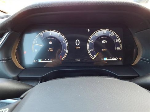 New 2025 Jeep Grand Cherokee L Laredo image 23