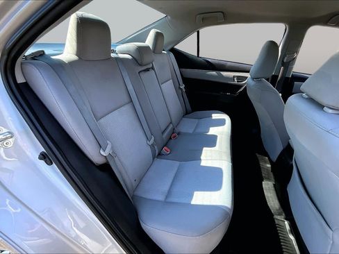 Used 2016 Toyota Corolla LE FWD image 18