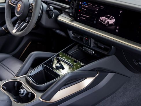 Certified 2025 Porsche Cayenne GTS image 56