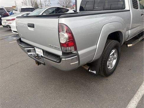Used 2012 Toyota Tacoma 4x4 Access Cab V6 w/ SR5 Pkg image 43