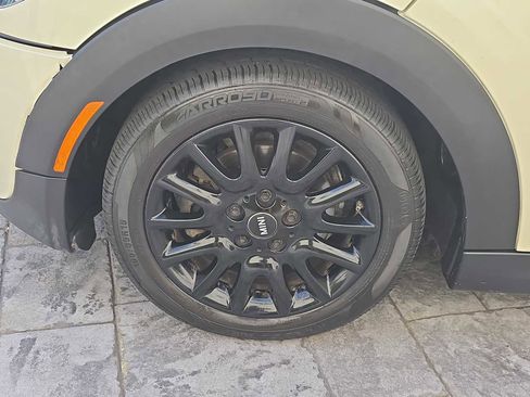 Used 2014 MINI Cooper 2-Door Hardtop image 8