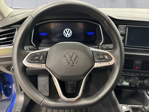 Used 2023 Volkswagen Jetta SE FWD image 12