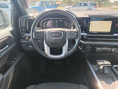 Used 2023 GMC Sierra 1500 Elevation w/ X31 Off-Road Package AWD/4WD image 16