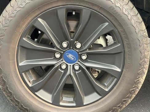 Used 2020 Ford F150 XLT w/ Equipment Group 302A Luxury AWD/4WD image 12