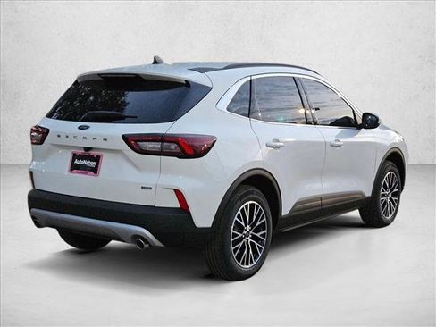New 2026 Ford Escape SE FWD image 2