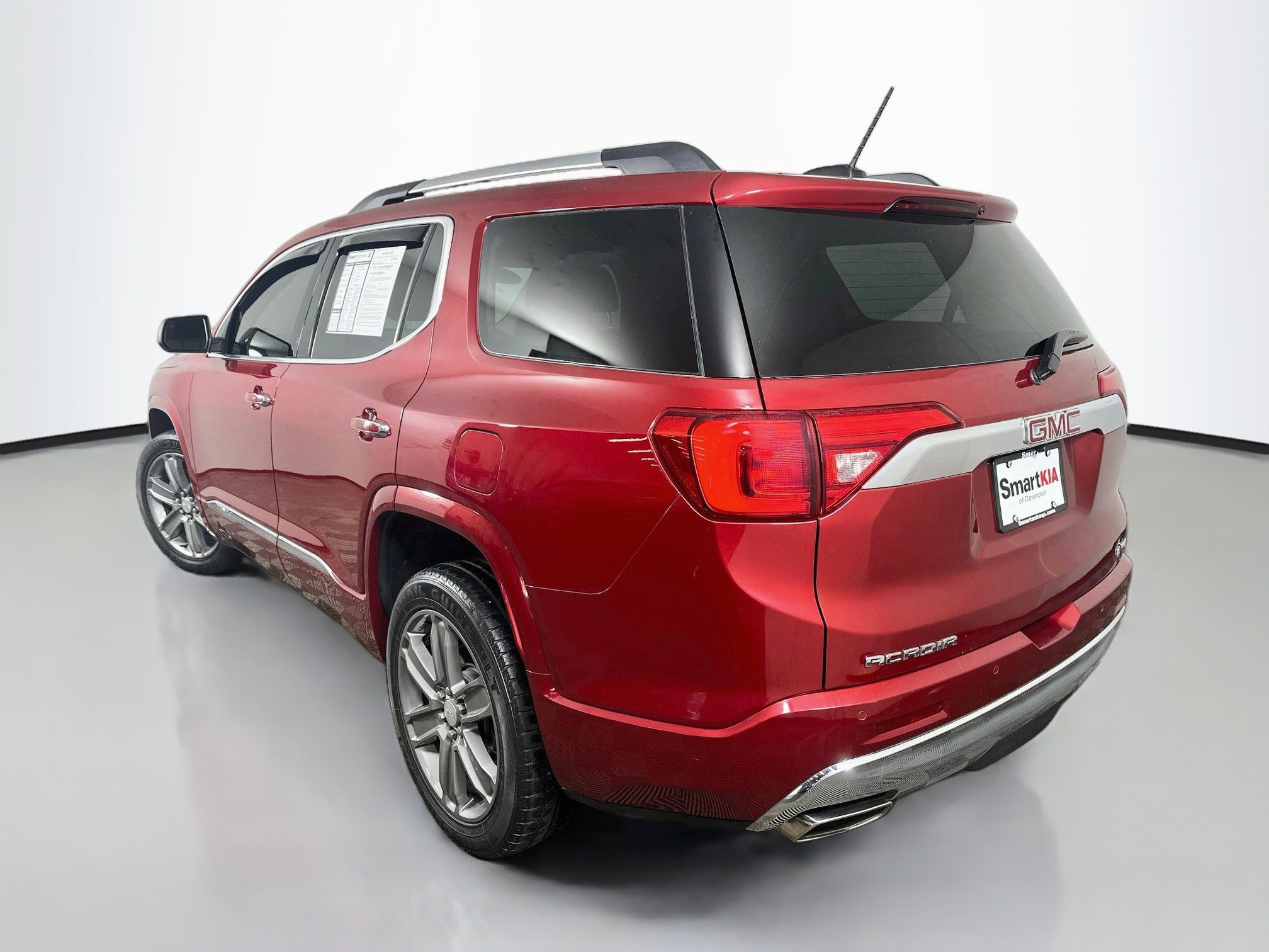 Used 2019 GMC Acadia Denali w/ Technology Package AWD/4WD image 5