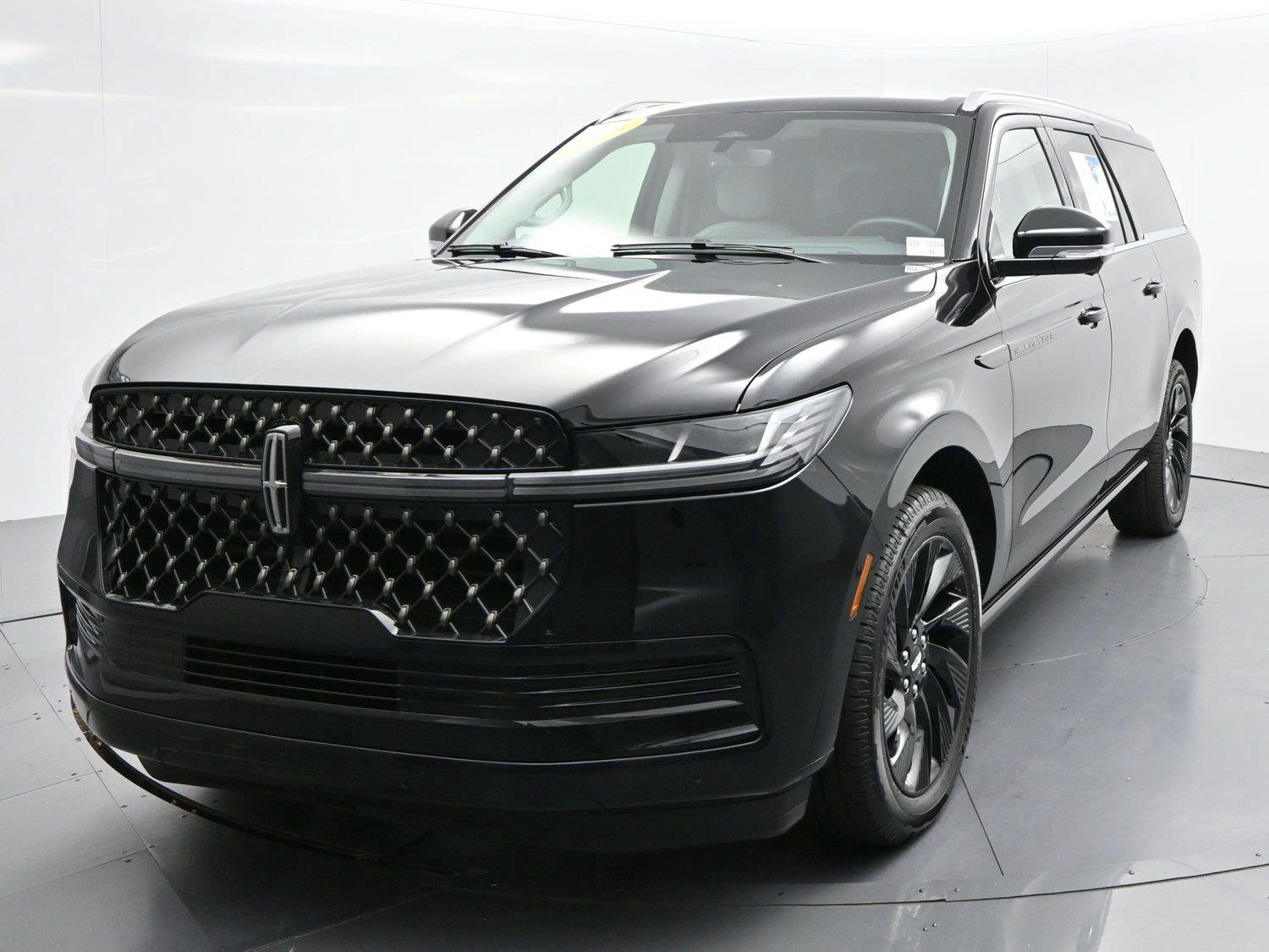 Used 2026 Lincoln Navigator L Black Label AWD/4WD image 3