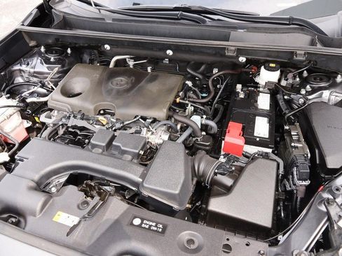 Used 2024 Toyota RAV4 XLE FWD image 27