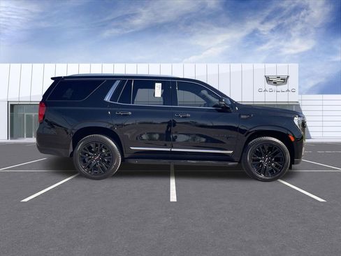 Used 2024 GMC Yukon SLT w/ SLT Luxury Package AWD/4WD image 9