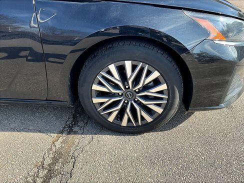 Used 2024 Nissan Altima 2.5 SV image 4