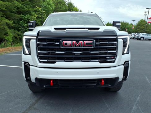Used 2025 GMC Sierra 2500 AT4 AWD/4WD image 11