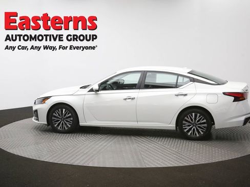 Used 2023 Nissan Altima 2.5 SV FWD image 61