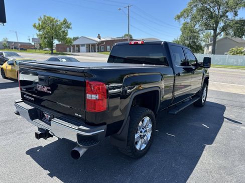 Used 2019 GMC Sierra 2500 SLE w/ SLE Preferred Package AWD/4WD image 7