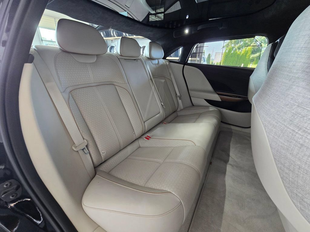Used 2022 Lucid Air Grand Touring AWD/4WD image 28