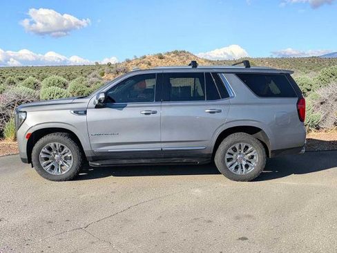 Used 2023 GMC Yukon Denali AWD/4WD image 3
