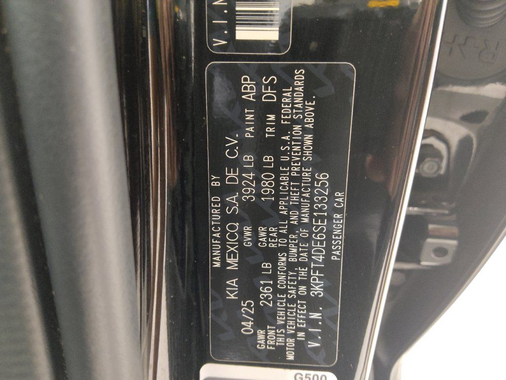 Used 2025 Kia K4 FWD image 33