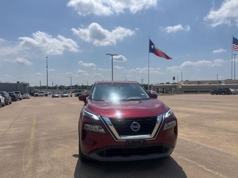 Used 2021 Nissan Rogue SV FWD image 4