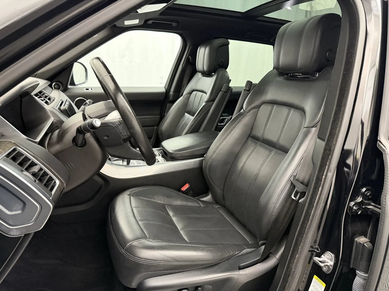 Used 2019 Land Rover Range Rover Sport HSE AWD/4WD image 9