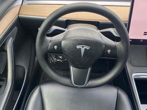 Used 2023 Tesla Model 3 Standard Range image 5