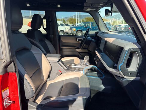 Used 2023 Ford Bronco Wildtrak AWD/4WD image 28