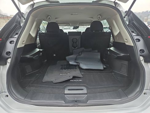 Certified 2019 Nissan Rogue S image 28