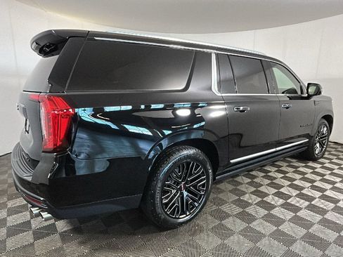 Used 2021 GMC Yukon XL Denali w/ Denali Ultimate Package AWD/4WD image 3
