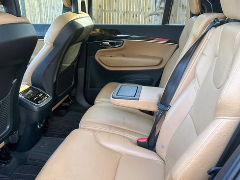 Used 2018 Volvo XC90 T6 Momentum w/ Convenience Package image 32