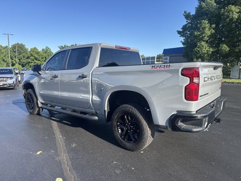 Used 2024 Chevrolet Silverado 1500 Custom Trail Boss w/ LPO, Dark Essentials Package AWD/4WD image 3