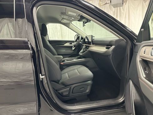 Used 2025 Ford Explorer Active image 56