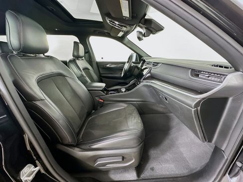 Used 2021 Jeep Grand Cherokee L Laredo image 33