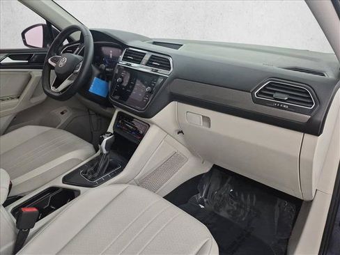 Used 2024 Volkswagen Tiguan SE FWD image 24