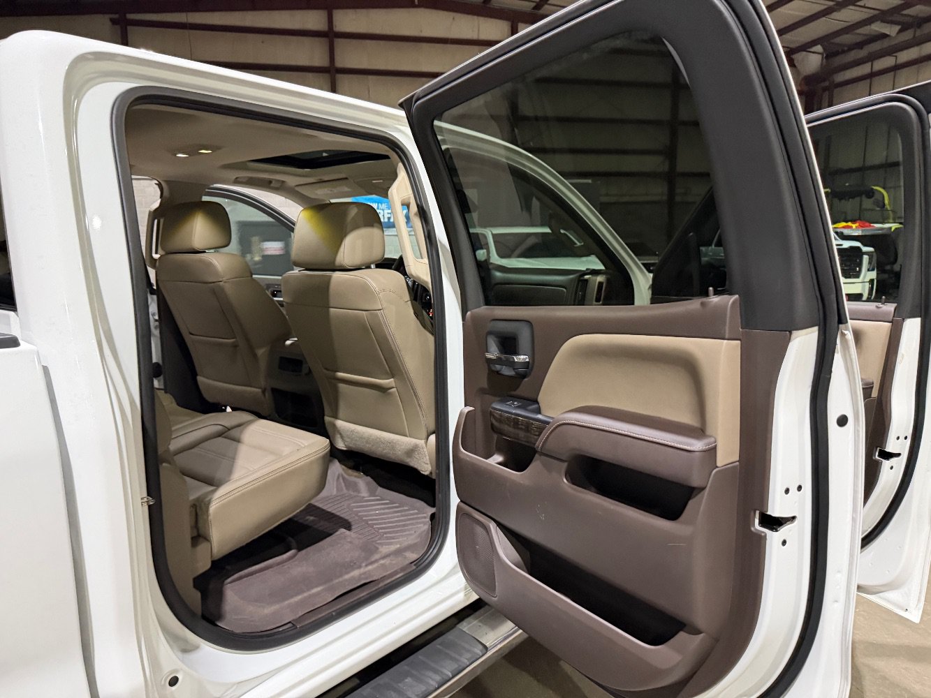Used 2016 GMC Sierra 2500 Denali w/ Duramax Plus Package AWD/4WD image 20