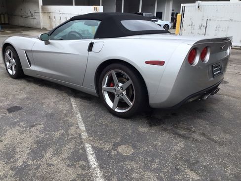 Used 2007 Chevrolet Corvette Convertible w/ Preferred Equipment Group RWD image 3