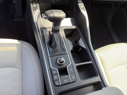 New 2026 Kia Sorento S FWD image 18