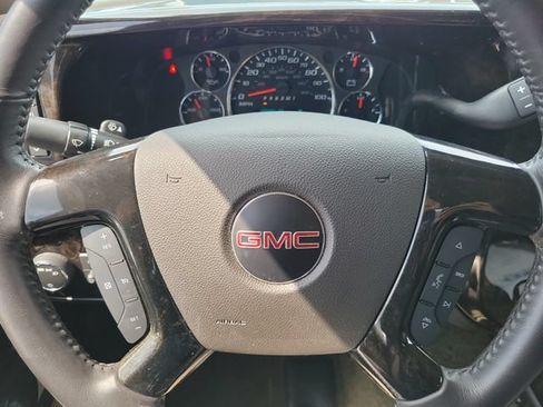Used 2020 GMC Savana 2500 Extended w/ Enhanced Convenience Package RWD image 18